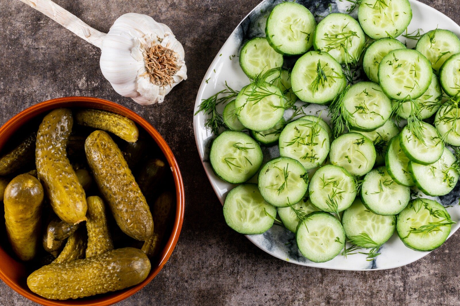 Хрустят как магазинные, но в 100 раз вкуснее: раскрываем секрет идеального засола огурцов