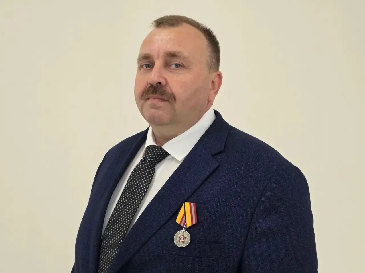 Главврачу омского госпиталя ветеранов войн вручили медаль «Участнику СВО» Фото: Татьяна Рейн