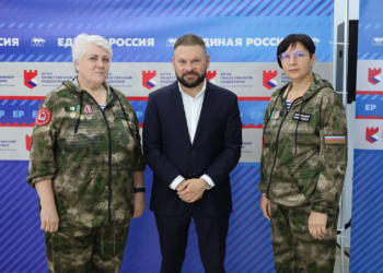 Евгений Поддубный посетил омских «Берегинь СВО» Фото: Антон Маликов