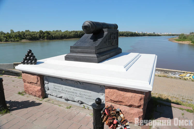 Парижский мост в Сибири, женщина-капитан и два барака: новая экскурсия проекта "ОмскГид" открывает невероятную историю нашего порта