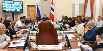 Виталий Хоценко поставил задачу обеспечить правопорядок во время голосования Фото предоставлено правительством Омской области