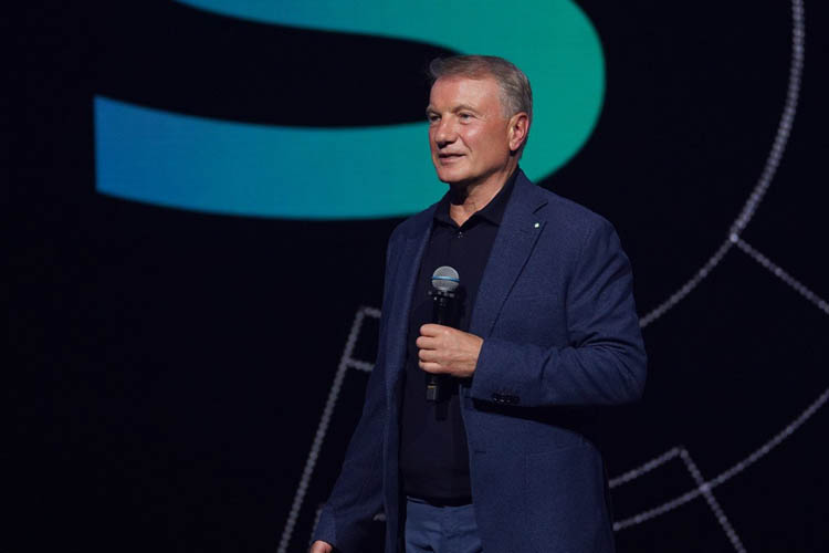 Сбер представил новые возможности платформы для создания и управления ИИ-агентами GigaCowork