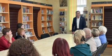 Депутат Госдумы Игорь Антропенко встретился с жителями Берегового Фото: Егор Онопа