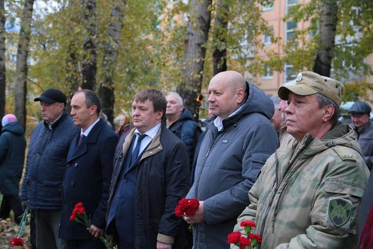 В Омске установили памятник участникам боевых действий в Афганистане