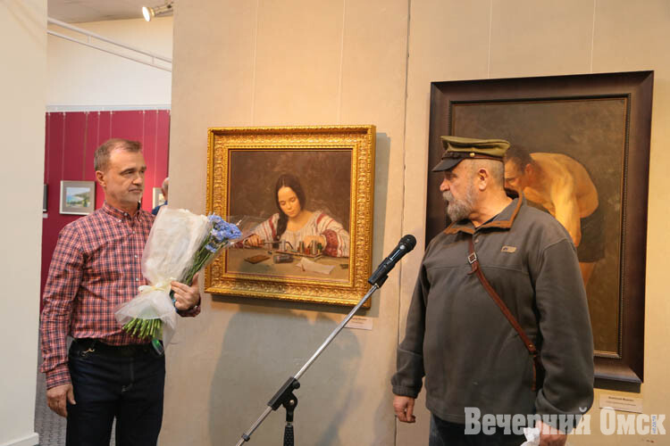 Омский художник Анатолий Мовлян поделился, как через портрет рассказывает о человеке все