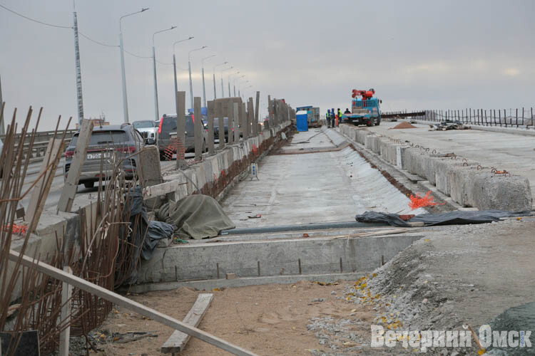 На мосту у Телецентра в ноябре откроют четвертую полосу и отменят реверсивное движение